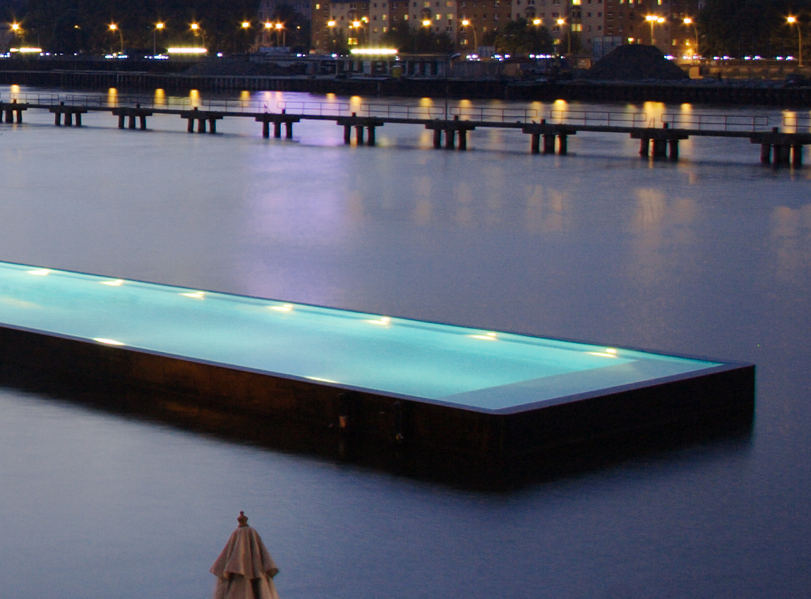 أشهر مسابح في العالم من ضمنها 3 مسابح عربية | طقس العرب