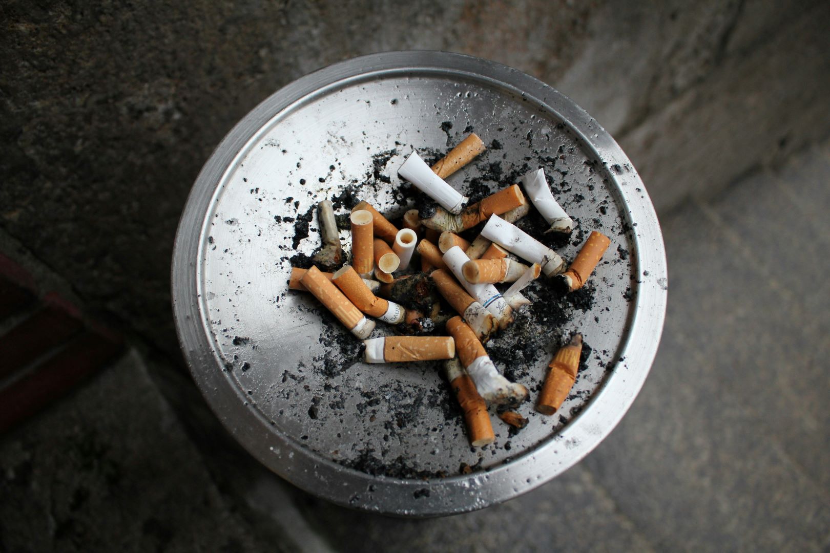 Does smoking cause premature graying of hair? | ArabiaWeather