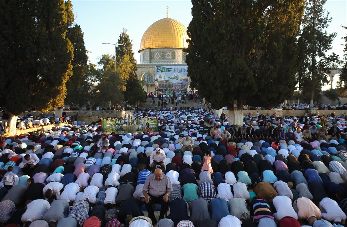 شاهد بالصور: فرحة عيد الفطر في 36 مدينة حول العالم